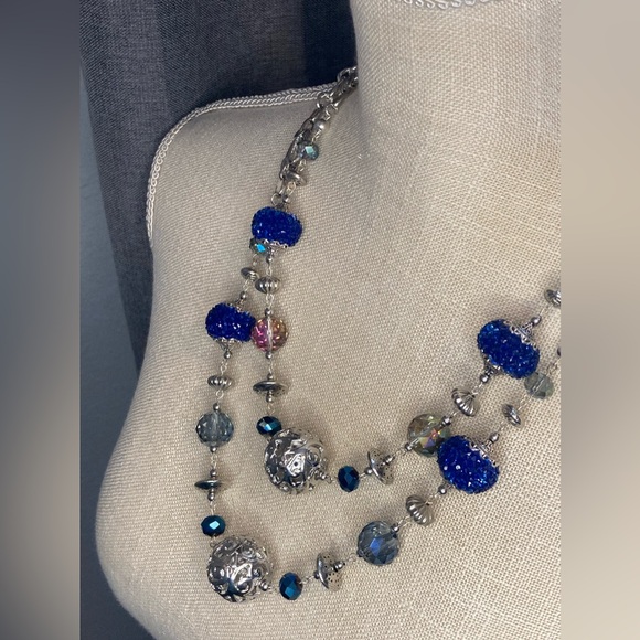 Women’s long chain beaded necklace. - Picture 15 of 17